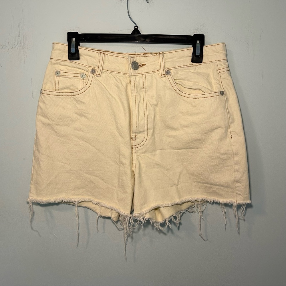 Zara Beige Distressed Button-Up Jean Shorts Size 8